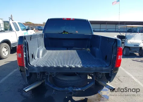 2010 Chevrolet Silverado 1500 Ls из США, поврежденный, VIN 1GCSCREA2AZ187079